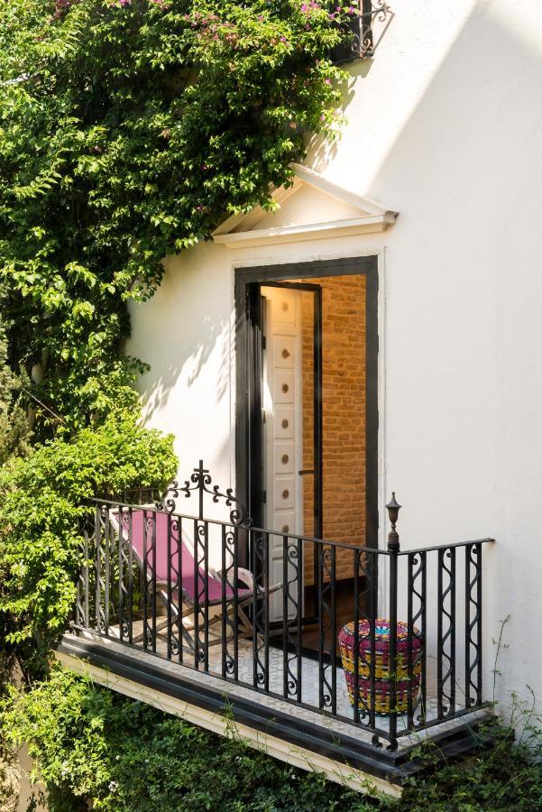 Bed and Breakfast Pájaro Rebelde Sevilla Exterior foto